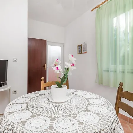 2 Bedroom Awesome In Pag Pag Town