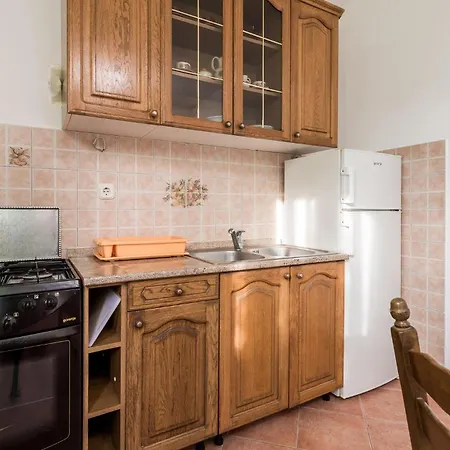 Appartement 2 Bedroom Awesome In Pag *