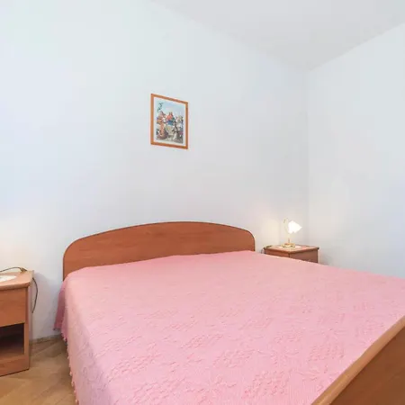 2 Bedroom Awesome In Pag Appartement *