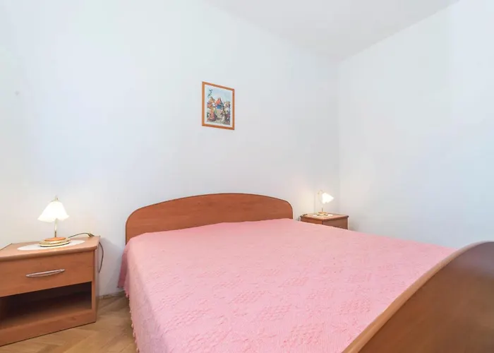 2 Bedroom Cozy In Pag Apartman *